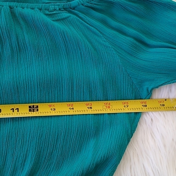 Band of Gypsies Crochet Off the Shoulder Crop Top in Turquoise - Picture 13 of 15